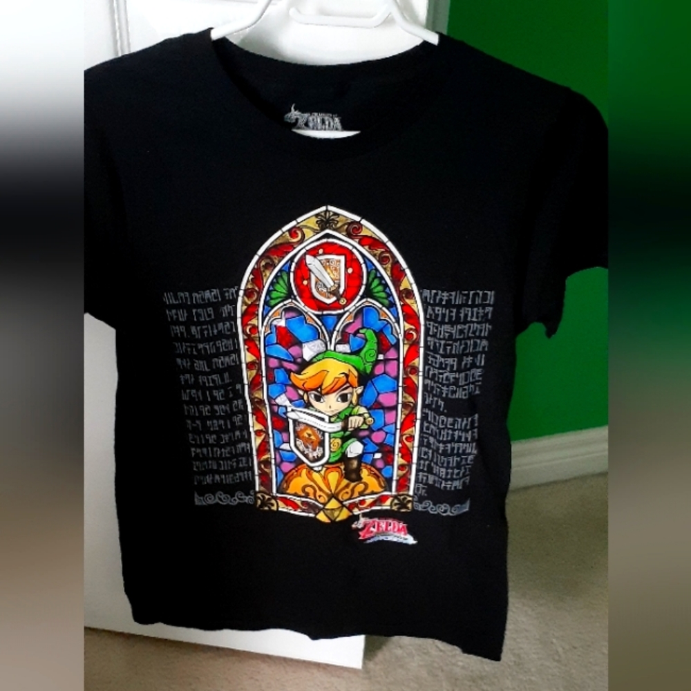 Hot Topic Legend of Zelda Wind Waker graphic tee